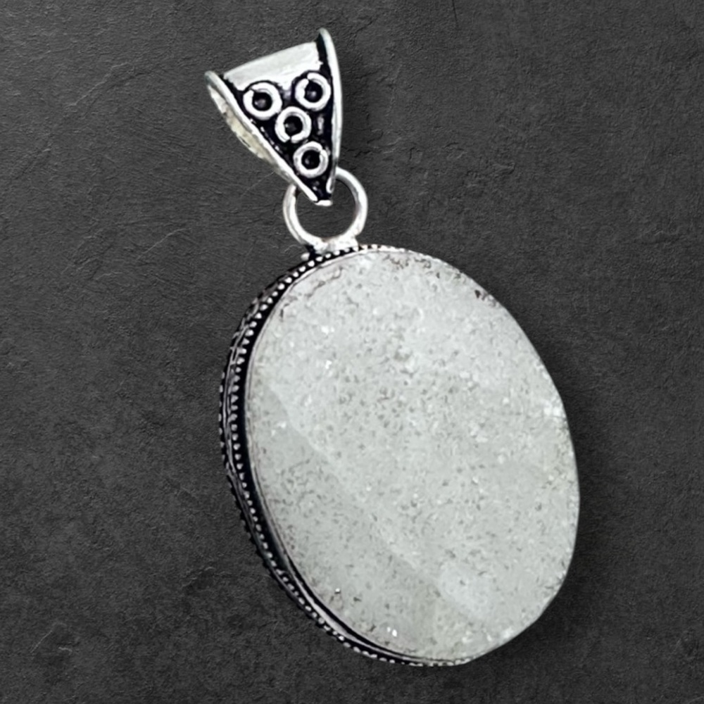 Hand Artisan RAW QUARTZ White Druzy Oval Pendant Necklace Ornate Silver Bezel